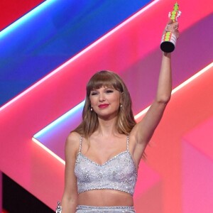 Taylor Swift a reçu le prix de "Global Icon" lors des Brit Awards à l'O2 Arena