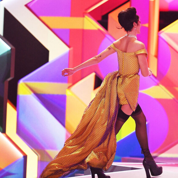 Dua Lipa a reçu deux prix (Album de l'année et Artiste solo féminine de l'année) lors des Brit Awards 2021 à l'O2 Arena. Londres le 11 mai 2021.