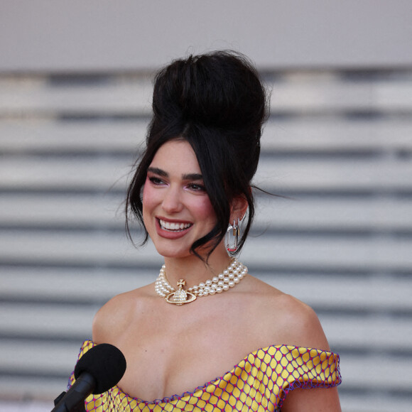Dua Lipa lors des Brit Awards 2021 à l'O2 Arena. Londres le 11 mai 2021.