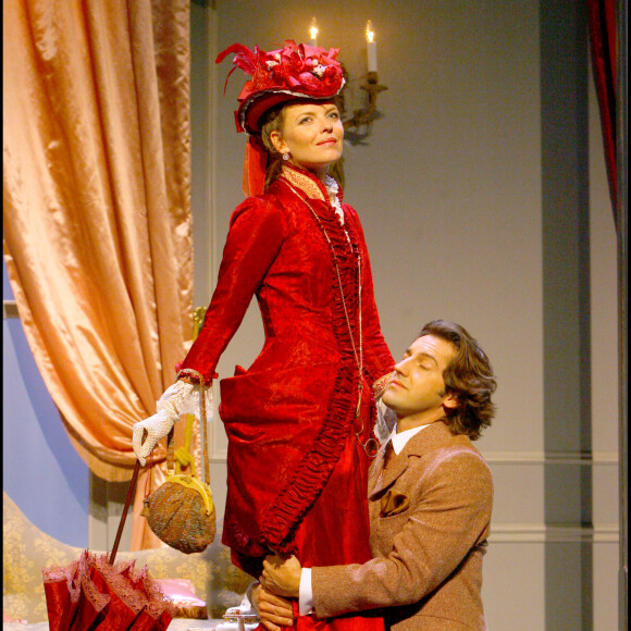 Frédéric Diefenthal et Gwendoline Hamon au Théâtre Antoine à Paris en 2006. 