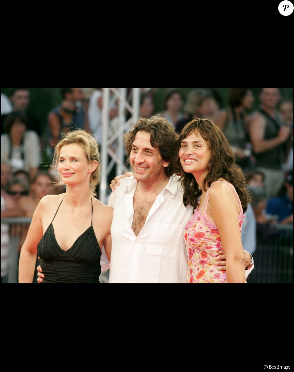 Anne Sophie L., Frédérique Bedos et son ami Jean-Paul Lubliner - Projection du film "The Bourne Supremacy" - 30e Festival du film américain de Deauville. 2004.