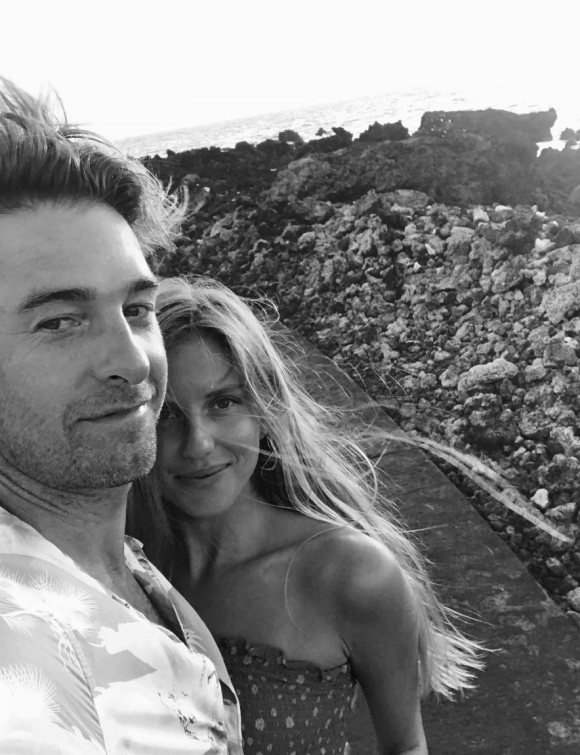 Scott Speedman et sa compagne Lindsay Rae Hofmann. Le 14 février 2021.