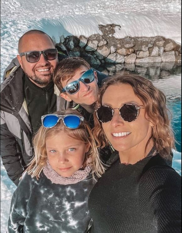 Roxane du "Meilleur Pâtissier" avec son mari Loïc et ses enfants Louane et Mathys, le 7 mars 2021, sur Instagram