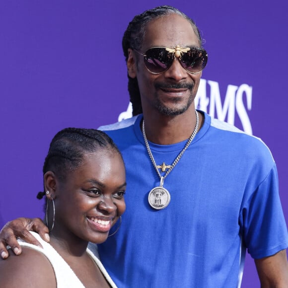 Snoop Dogg et sa fille Cori Broadus à la première de The Addams Family dans le quartier de Westfield Century City à Los Angeles.