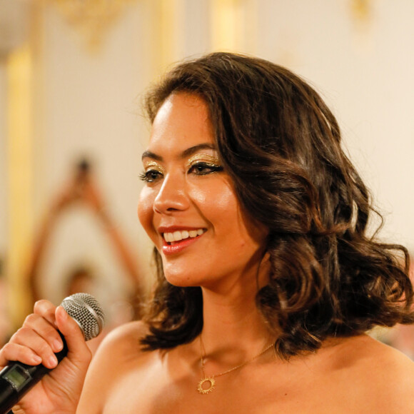 Vaimalama Chaves (Miss France 2019) chante au cours du défilé de mode Haute-Couture printemps-été 2020 "La Métamorphose" à Paris. Le 21 janvier 2020 © Veeren Ramsamy-Christophe Clovis / Bestimage