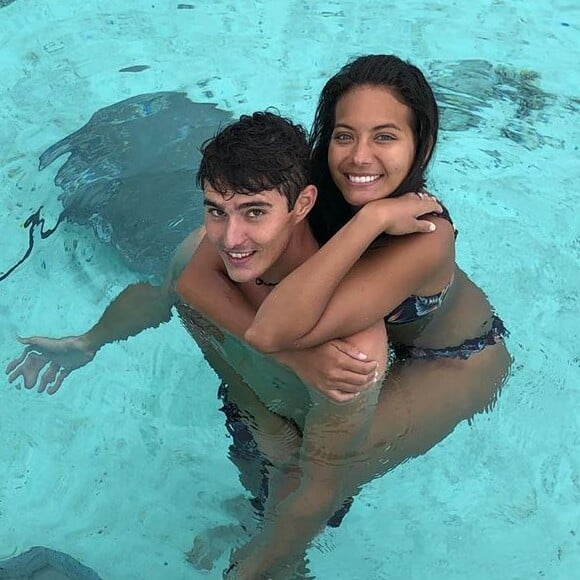 Vaimalama Chaves, Miss France 2019 désormais chanteuse, est en couple avec Nicolas Fleury.