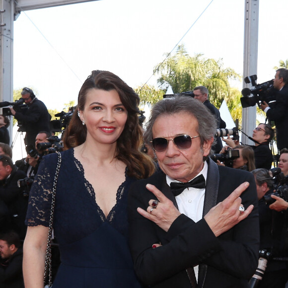 Philippe Manoeuvre et sa femme Candice - Montée des marches du film "Les Misérables" lors du 72ème Festival International du Film de Cannes. Le 15 mai 2019 © Jacovides-Moreau / Bestimage