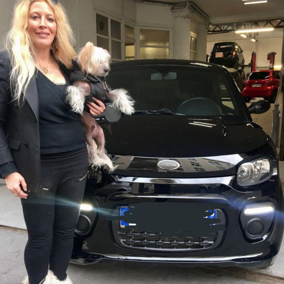 Loana victime d'un souci sur sa voiture sans permis pendant son road trip dans le sud de la France.