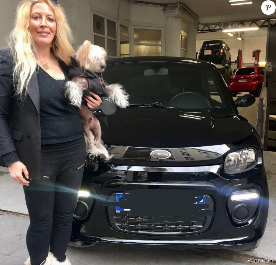 Loana victime d'un souci sur sa voiture sans permis pendant son road trip dans le sud de la France.