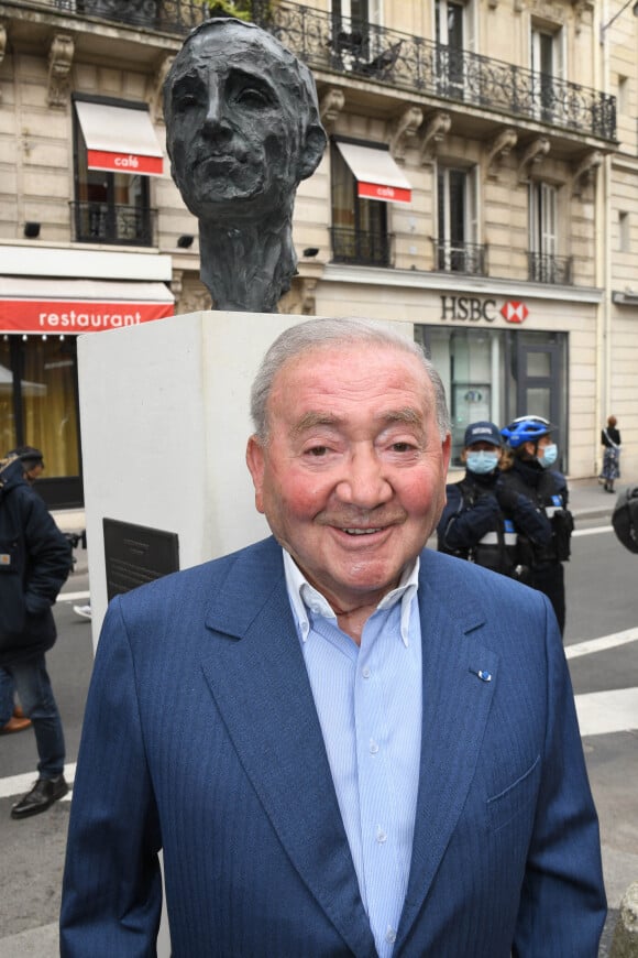 Levon Sayan - Inauguration du buste de Charles Aznavour au Carrefour de l'Odéon dans le 6ème arrondissement de Paris le 22 mai 2021. © Coadic Guirec/Bestimage