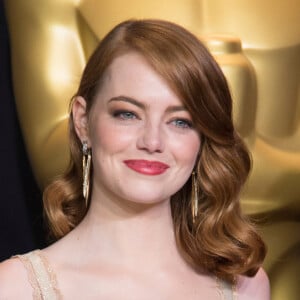 Emma Stone (Oscar de la meilleure actrice '' La La Land'') en Pressroom de la 89ème cérémonie des Oscars au Hollywood & Highland Center à Hollywood, le 26 février 2017. © Tony Lowe/Globe Photos via ZUMA Wire/Bestimage