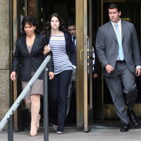 Anne Sinclair et Camille Strauss-Kahn à la sortie du tribunal de Manhattan, à New York, en 2011