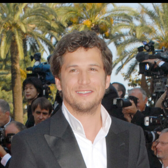 Guillaume Canet - Montée des marches du film "Chacun son cinéma" pour le 60 ème anniversaire du festival de Cannes