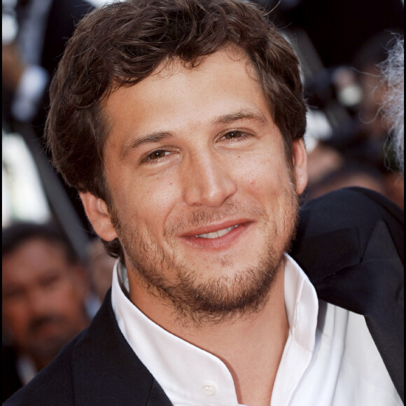 Guillaume Canet - Montée des marches du film "Chacun son cinéma" pour le 60 ème anniversaire du festival de Cannes