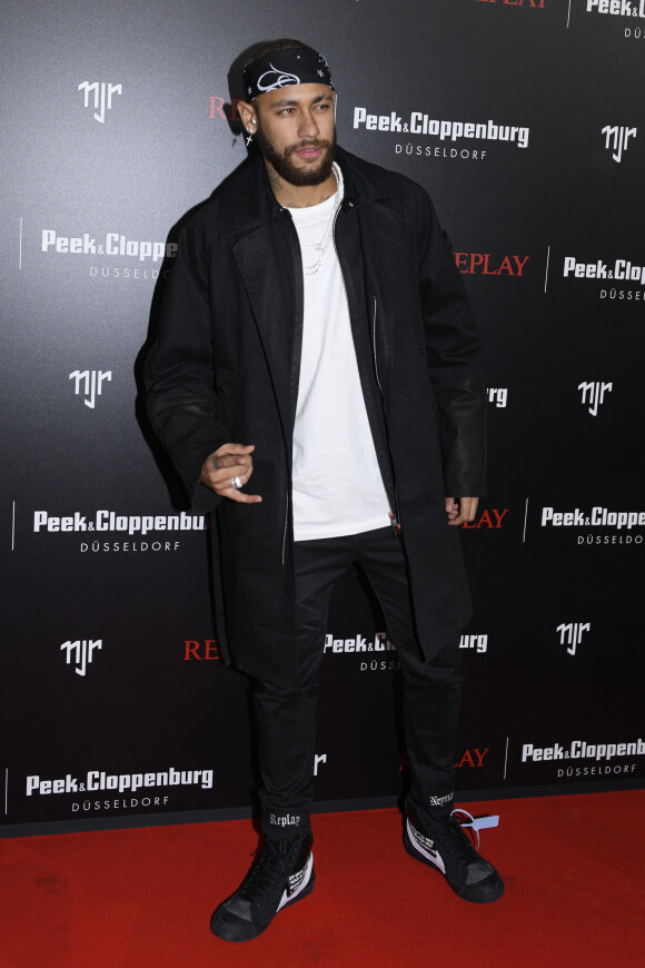 Neymar Jr. au photocall de la soirée "Replay" à Bochum, le 13 février 2020.