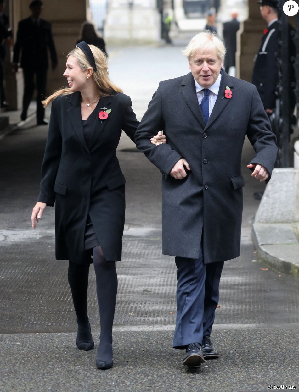 Le premier ministre Boris Johnson et sa compagne Carrie ...