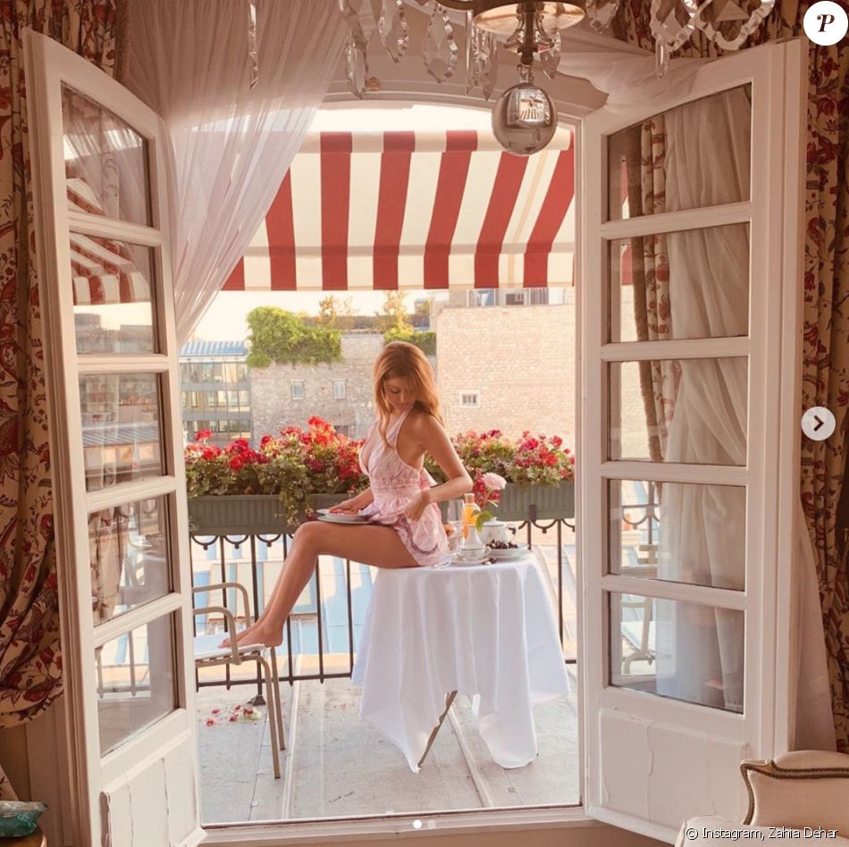 Zahia Dehar en Corse. Juillet 2020.