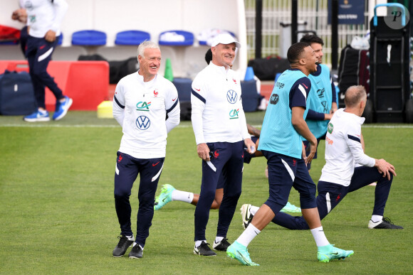 Didier Deschamps, son adjoint Guy Stéphan et Kylian Mbappé à l'entraînement avec l'équipe de France. Clairefontaine, le 30 mai 2021. © Anthony Bibard / FEP / Panoramic / Bestimage