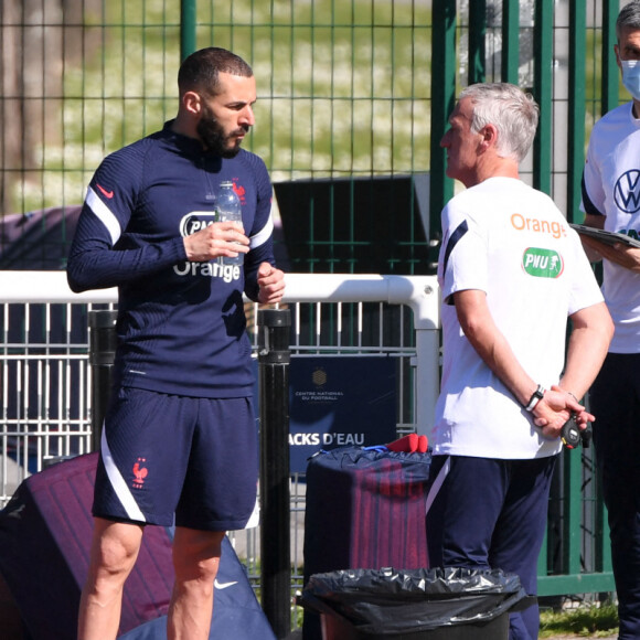 Didier Deschamps et Karim Benzema à l'entraînement avec l'équipe de France. Clairefontaine, le 30 mai 2021. © Anthony Bibard / FEP / Panoramic / Bestimage