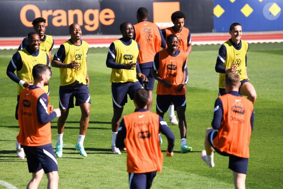 Steve Mandanda, Kingsley Coman, Presnel Kimpembé, Moussa Sissoko, Ousmane Dembélé, Marcus Thuram, Jules Koundé et Adrien Rabiot à l'entraînement de l'équipe de France de football au Centre National du Football à Clairefontaine le 31 mai 2021. © Anthony Bibard/FEP/ Panoramic / Bestimage