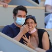 Jérémie Elkaïm très complice avec une jolie actrice à Roland Garros, les VIP attentifs
