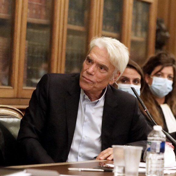 Bernard Tapie intervient lors de la promotion de la conférence des avocats du barreau de Paris, onzième séance du premier tour, à la bibliothèque de l'ordre à Paris. © Dominique Jacovides / Bestimage