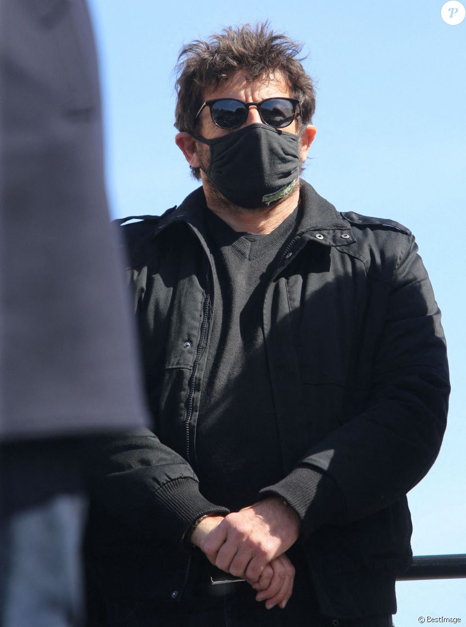 Patrick Bruel - Hommage à Sarah Halimi, assassinée en avril 2017, sur la place du Trocadero à Paris. Le 25 avril 2021