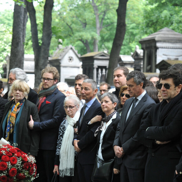 Patrick Bruel, Jerôme Cahuzac, Claire Bretecher - Obsèques de Guy Carcassonne au cimetière de Montmartre à Paris. Le 3 juin 2013
