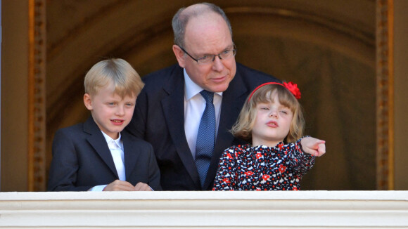 Jacques et Gabriella espiègles avec leur papa Albert de Monaco pour la Fête-Dieu