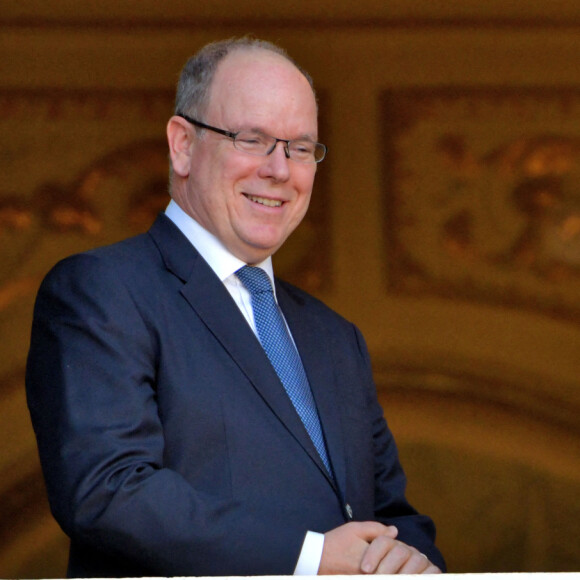 Le prince Albert II de Monaco et ses enfants, le prince héréditaire Jacques et la princesse Gabriella ont assisté, depuis le balcon du Palais, à la célébration de la Fête Dieu, le 3 juin 2021. C'est Dominique-Marie David, l'archevêque de Monaco, qui a mené la procession des Pénitents de l'Archiconfrérie de la Miséricorde sous les fenêtres du Palais Princier. a dite Fête-Dieu, formellement appelée par l'Église Solennité du Saint-Sacrement du Corps et du Sang du Christ, célèbre la présence réelle de Jésus-Christ dans le sacrement de l'Eucharistie, c'est-à-dire sous les espèces du pain et du vin consacrés au cours du sacrifice eucharistique. La fête du Saint-Sacrement est un jour férié en Principauté. © Bruno Bebert / Bestimage