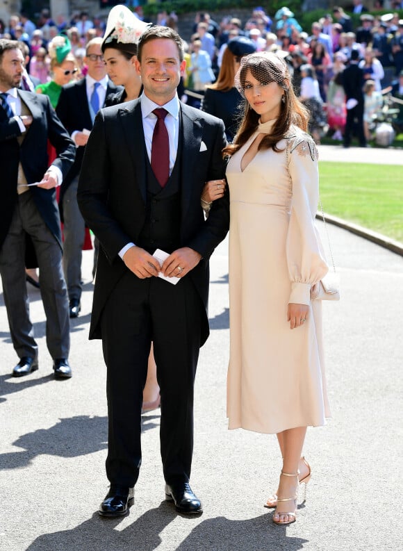 Patrick J. Adams et Troian Bellisario lors du mariage de Meghan Markle et du prince Harry au Château de Windsor. Le 19 mai 2018.