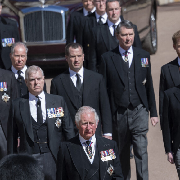 Le prince Charles, prince de Galles, la princesse Anne, le prince Andrew, duc d'York, le prince Edward, comte de Wessex, le prince William, duc de Cambridge, Peter Phillips, le prince Harry, duc de Sussex, David Armstrong-Jones, comte de Snowdon, Sir Timothy Laurence - Arrivées aux funérailles du prince Philip, duc d'Edimbourg à la chapelle Saint-Georges du château de Windsor, le 17 avril 2021.