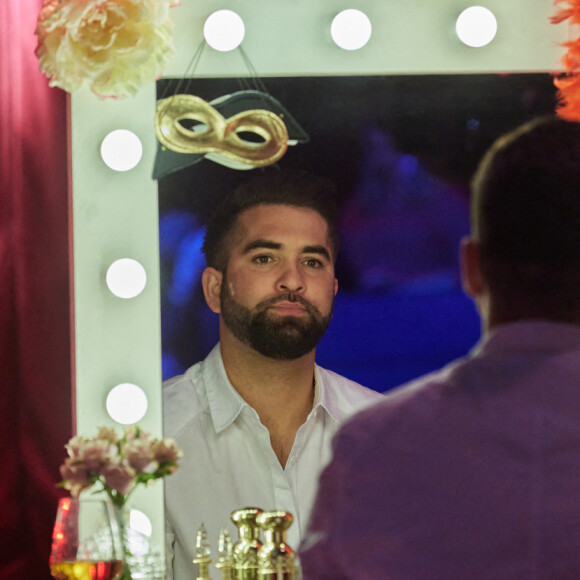 Exclusif - Kendji Girac - Enregistrement de l'émission "Allez viens je t'emmène...Au Music Hall" au Studio Gabriel à Paris, qui sera diffusée le 28 mai sur France 3. Le 6 avril 2021 © Cyril Moreau / Bestimage 
