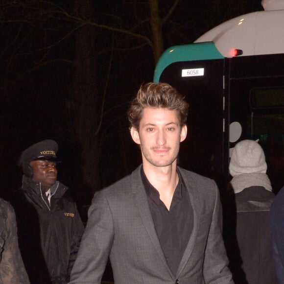Natasha Andrews et Pierre Niney à Paris en février 2020. 