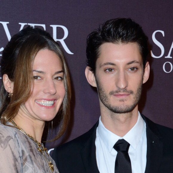 Natasha Andrews et Pierre Niney assistent a la Premiere du film Sauver Ou Perir a l'UGC Normandie a Paris, France le 20 Novembre 2018.