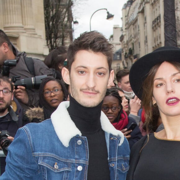 Pierre Niney et Natasha Andrews au défilé Dior Homme à Paris en janvier 2018.