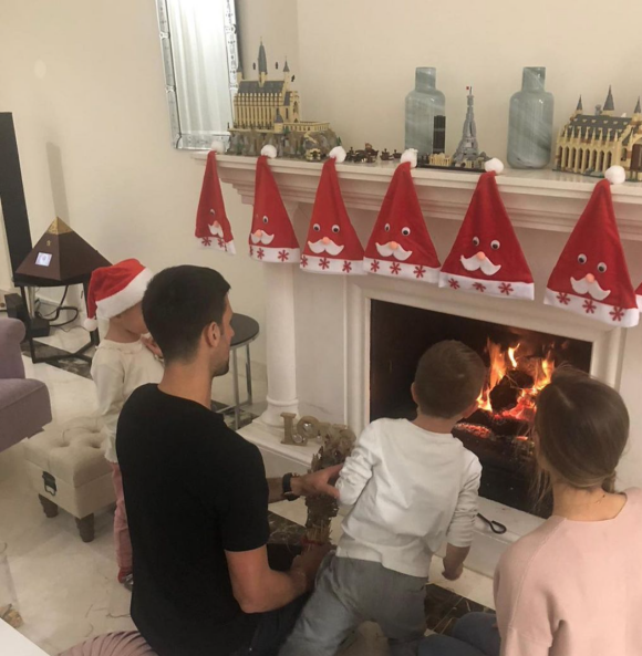 Novak Djokovic, son épouse Jelena Djokovic et leurs deux enfants Stefan et Tara. Décembre 2020.