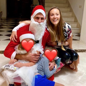 Novak Djokovic, son épouse Jelena Djokovic et leurs deux enfants Stefan et Tara. Décembre 2020.