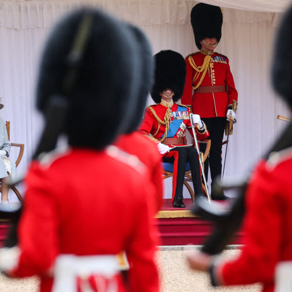 La reine Elizabeth II et son cousin, le prince Edward, duc de Kent, assistent à la parade Trooping The Colour, célébrant son 95e anniversaire, au Château de Windsor. Le 12 juin 2021.