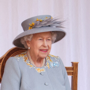 La reine Elizabeth II assiste à la parade Trooping The Colour, célébrant son 95e anniversaire, au Château de Windsor. Le 12 juin 2021.