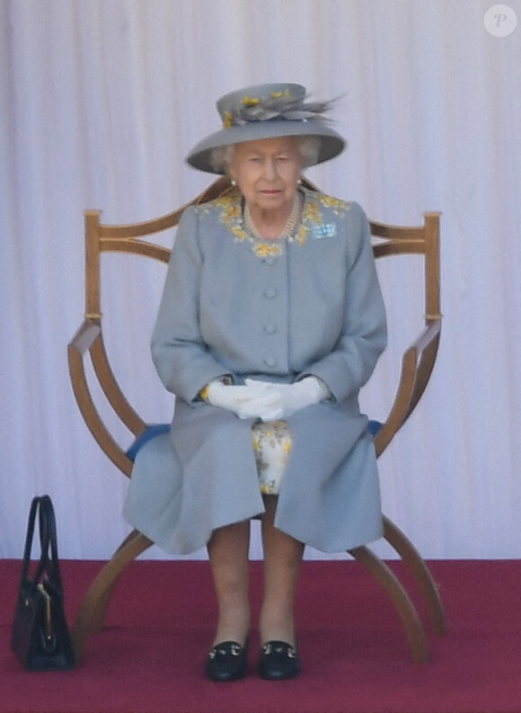 La reine Elizabeth II assiste à la parade Trooping The Colour, célébrant son 95e anniversaire, au Château de Windsor. Le 12 juin 2021.