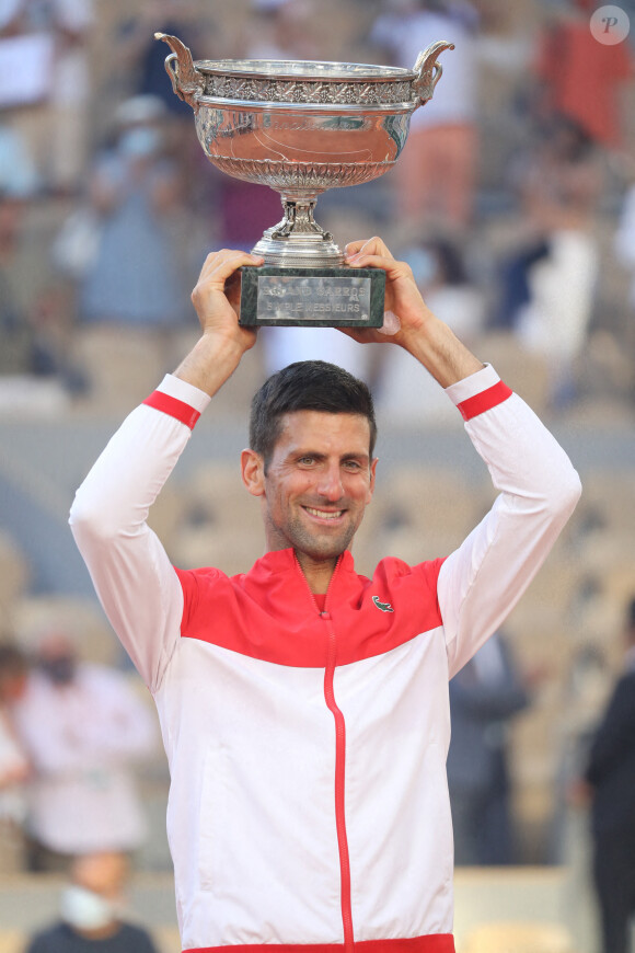 Novak Djokovic - Novak Djokovic s'est imposé face à Stefanos Tsitsipas en finale des internationaux de tennis de Roland Garros à Paris, le 13 juin 2021. © Dominique Jacovides/Bestimage 