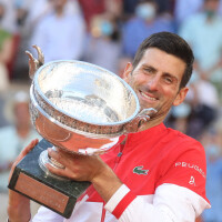 Novak Djokovic en roi à Roland-Garros : baiser à Jelena pour fêter sa victoire