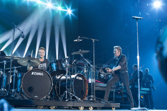 Exclusif - David Hallyday et Johnny Hallyday lors du "Born Rocker Tour", juin 2013