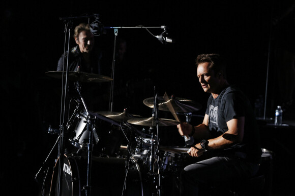 Exclusif - David Hallyday et Johnny Hallyday lors du "Born Rocker Tour", le 15 juin 2013 à Bercy