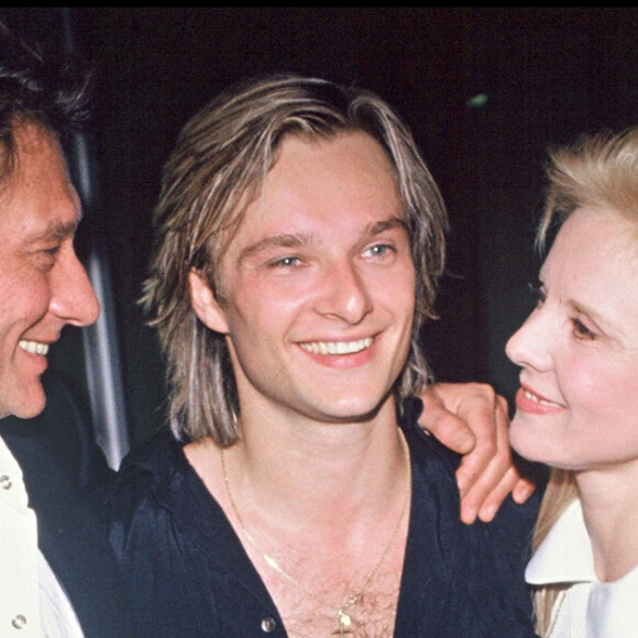 Archives - David Hallyday en tournée en 1991 ici avec son père Johnny et sa mère Sylvie Vartran