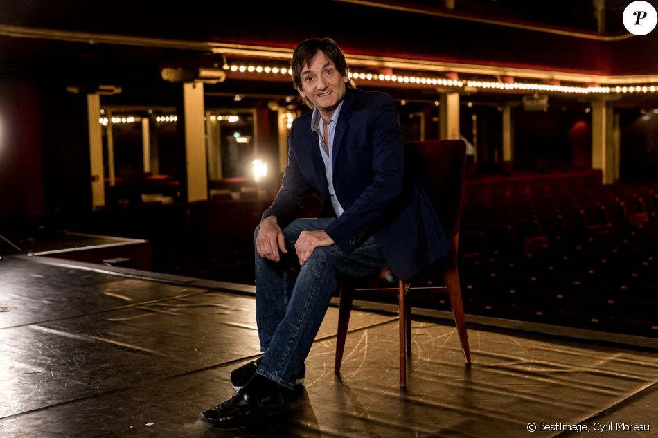 Exclusif - Rendez-vous avec Pierre Palmade au Casino de Paris, pour le documentaire "L'homme qui aime l'humour", qui sera diffusé le 17 juin sur la chaine Comédie puis sur C8. Le 9 mars 2021 © Cyril Moreau / Bestimage