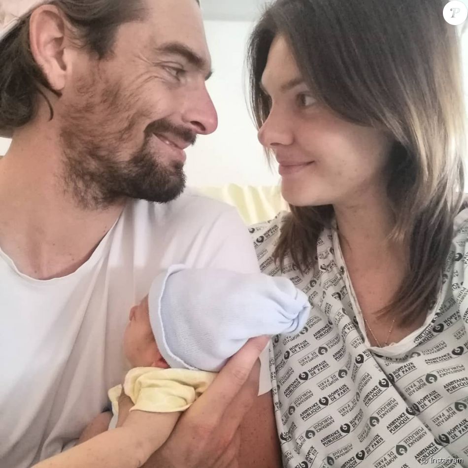 Alice Detollenaere et son compagnon Camille Lacourt sont devenus parents d'un petit garçon prénommé Marius.