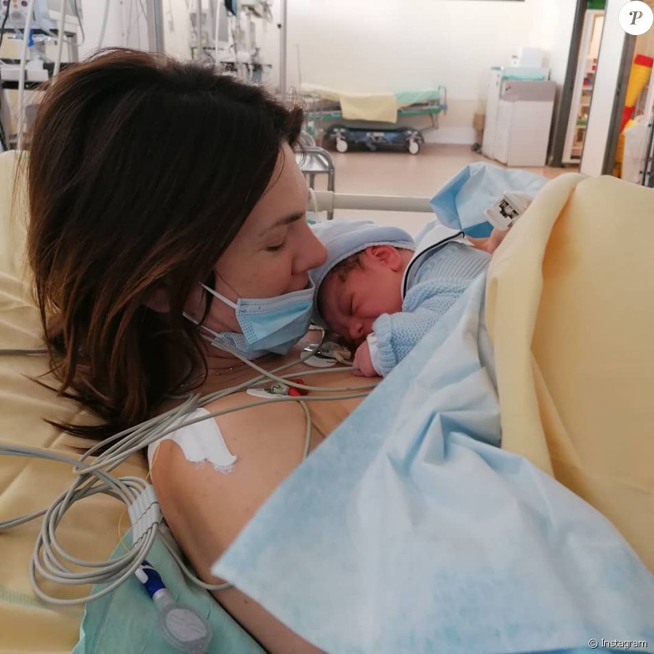 Alice Detollenaere et son compagnon Camille Lacourt sont devenus parents d'un petit garçon prénommé Marius, né le 1er juin 2021.