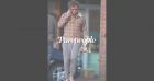 Simon Baker pieds nus dans la rue : le Mentalist sans artifice avec sa compagne